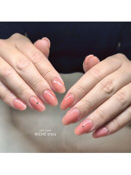 リッシュ トロワ(RICHE trois)/うるちゅる春色ネイル
