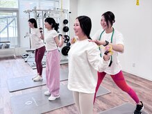 居留地フィットネス 神戸三宮スタジオの雰囲気（仲間と一緒に楽しくトレーニング!トレーナーがしっかりフォロー!）