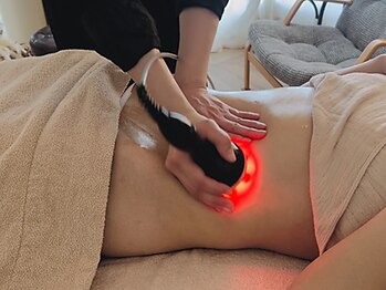 潜沐(hisomu.)の写真/【最速痩身マシン×熟練手技】口コミ5.0☆"圧倒的サイズダウン"二の腕/下半身/おなか…お悩み部位特化もOK!
