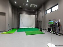 内観(ゴルフ練習打席)