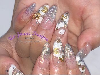 アン ジョーヌドラゴ/【ロングネイル】スタッズネイル