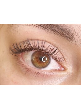 ナチュラル上品な目元にしたい