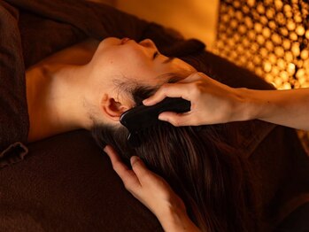 ビーカルム(be.calm)の写真/頭を緩めて眼精疲労にアプローチ！希少な漢方オイル×頭カッサの相乗効果で、施術後は驚くほどスッキリ♪