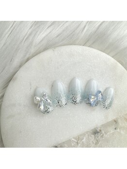 エトワールビューティー(ETOILE BEAUTY)/白グラデ/リボンネイル/キラキラ