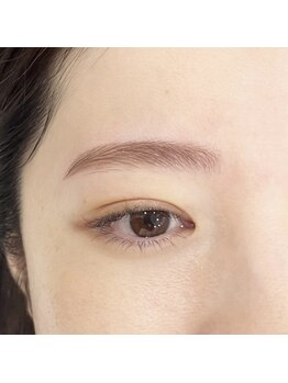 エルブリンク(elblink)の写真/【笹塚駅徒歩2分】初めての方大歓迎！プロの技術でモテ可愛な目元をGET◎垢抜け眉に仕上げていきます♪