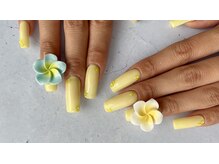 シーネイルズ(Shee nails)の雰囲気（流行りの大きなプルメリア&ハイビスカスのパーツご用意あります）