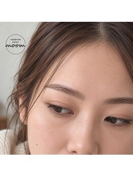 ムーム 青森店(moom)の写真/ハリウッドブロウリフト【HBL】で眉の毛流れを変える！ふわっとナチュラルに仕上げ理想の素敵な眉へ☆