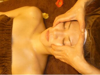 トータルビューティーサロン キララ(KIRARA)/韓国小顔矯正コルギ