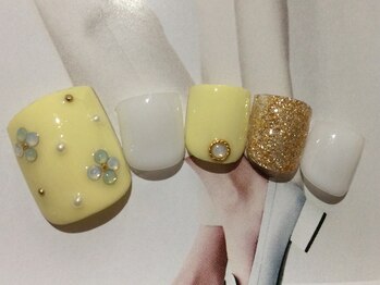 ネイルサロン リリオ(Nail Salon Ririo)/ストーン花ネイル