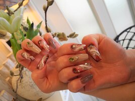 繊細ニュアンス＆パーツネイル