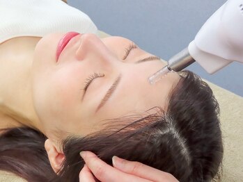 リジェネラティブセル メディカルサロン(Regenerative Cell Medical Salon)の写真/気になるお肌のお悩みをしっかりケア♪３種混合幹細胞培養上清液が肌深部に届き、乾燥知らずのうるおい肌へ