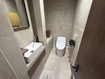 ストレッチトレーニング(STRETCH+TRAINING)/女性用お手洗い