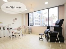 ネイルアンドアイラッシュサロン ココクレール(cococlair)の雰囲気（ネイル空間♪室内は広く、ゆったりと落ち着いた雰囲気♪）