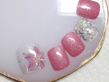 かわいいアートのフットネイル