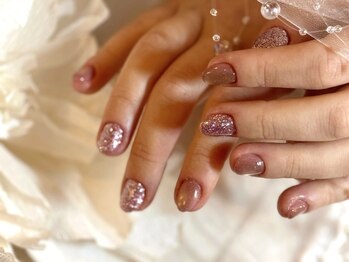 プリモ(PRIMO)の写真/《ショートネイル×話題沸騰フラッシュ》で、思わず見惚れるうるキラ透明感!大人気enoiフラッシュもあり◎