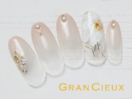 上品フラワーネイル／8500円