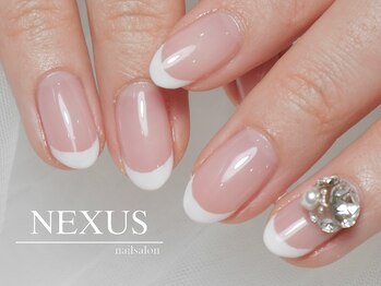 ネクサス(NEXUS)/王道白フレンチ/ビジューネイル