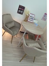 エクシアホワイトニング 徳島店/ホワイトニング店接客スペース１