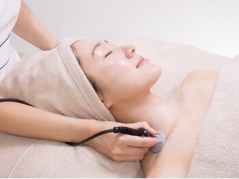 アンバー 恵比寿(AMBER)の写真/【強力リフトUP】WINBACKで深部から引き上げ!ほうれい線・もたつきを解消