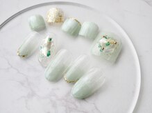 カトルナフ(quatre fois neuf)/ミントグリーンのお揃いネイル