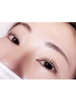 ナチュラル上品な目元にしたい