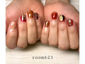 ルーム735 青山(Room735)/にぎやかネイル