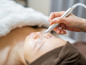 プルトア(Pour toi)の写真/最新マシン＆高度な技術で気になる毛穴の黒ずみ/角栓に徹底アプローチ！透明感あるハリツヤ美肌へ♪