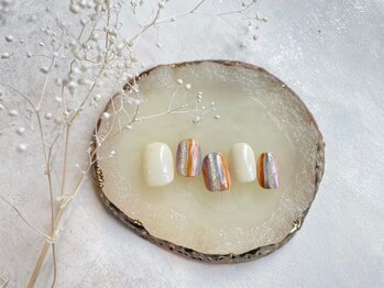 ネイルサロン イントゥ(into_)/プランパーマグアート