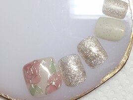 かわいいアートのフットネイル