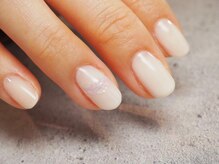 ビューティトリップ(Beauty TRIP)/乳白色にワンポイントのうるうる