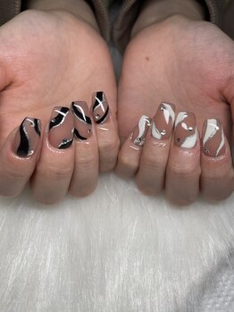 フィー(fee)/うねうねネイル