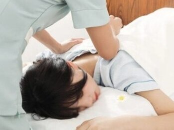 リラクゼーションサロン匠【もみほぐし/足つぼ/アロマ】の写真/中国伝統の推拿手技でツボを的確に押さえ疲労箇所にアプローチ★凝り固まった辛い首肩のお疲れがすっきり！