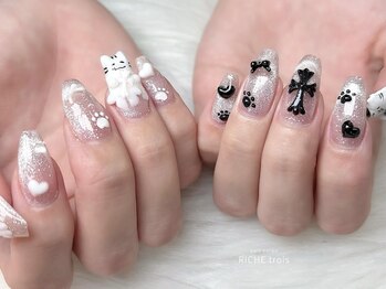 リッシュ トロワ(RICHE trois)/ハロウィンにゃんこネイル