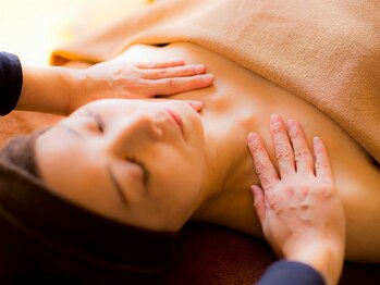 ソワン/小顔に繋がるデコルテマッサージ