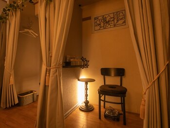 アンジェ ド フェリーク(Ange De Feerique)/施術室２よもぎ蒸しのお部屋