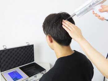 リジェネラティブセル メディカルサロン(Regenerative Cell Medical Salon)の写真/強い紫外線で弱った頭皮環境を３種混合幹細胞培養上清液（エクソソーム）がアプローチしてしっかりケア◎