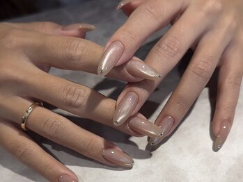 アットネイル(@Nail)の写真/持ち込み歓迎。シンプルから華やかまで自由自在。豊富なアートと高い再現力で、理想のデザインを指先に。