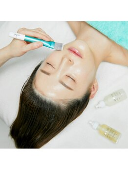 メル(mel.)の写真/【男女OK♪】最新光糸リフト×ラミネーションで叶える、劇的速攻小顔。