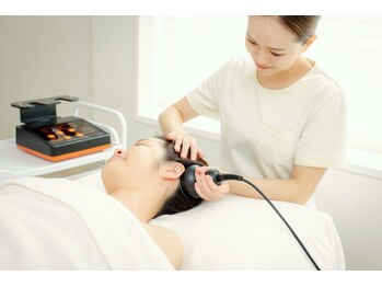 イーズ/リバイタ 梅田本店/サーマルグリップで温めてほぐす