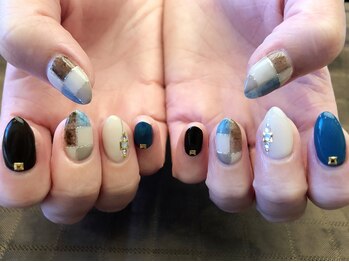 プラハネイル(+HER 美甲)/ブランケット×ブロックアート