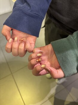 エス(es)/チェックネイル