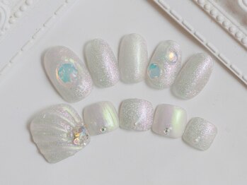 ピュアネス(PURENESS)の写真/烏丸御池駅1分☆オフィス上品ネイルが人気*今シーズンのフットケア付デザイン豊富なフットジェルもお勧め！