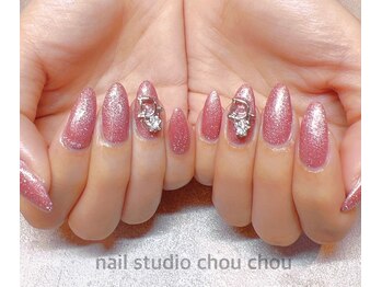 ネイルアンドアイラッシュスタジオ シュシュ(chouchou)/マグネット×パーツ豊富サロン
