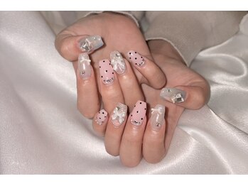エトワ ル リアン ネイル(Et toi Le Lien nail)の写真/夜21時まで営業★忙しい女性におすすめ！丁寧なカウンセリングと施術でモチが良く、仕上がりの美しさも◎