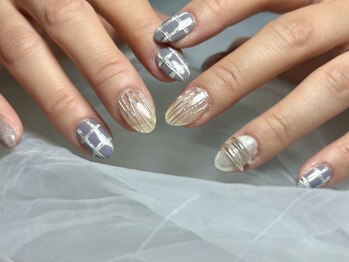 サロンドフォーエイチ(salon de 4H)/チェックネイル×リングネイル♪