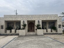 サロン外観です♪美容院内の個室で営業しています。駐車場完備！