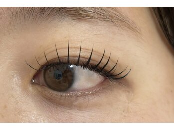 アトリエ バイ アール(ATELIER by R)の写真/【キープ力に自信あり！】目の形に合わせた丁寧な施術でモチの良さ◎ナチュラル～パッチリまで理想を再現♪