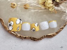 ロシェ(Rocher)/手書きフラワーネイル/Rocher