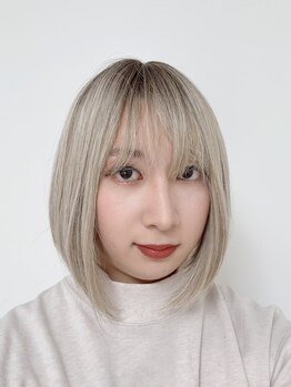 ブルースター(BLUE STAR)/上品さが際立つ女装メイク