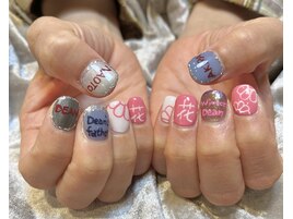 推し活カラフルネイル
